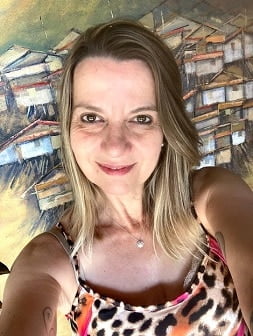 Prof. Dra. Daniela Gomes de Mattos Pedroso