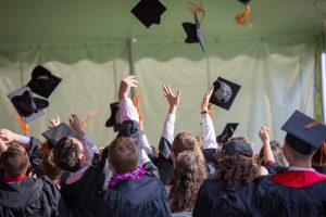 Por que a graduação é crucial para o sucesso em 2023 - Faculdade Unin1